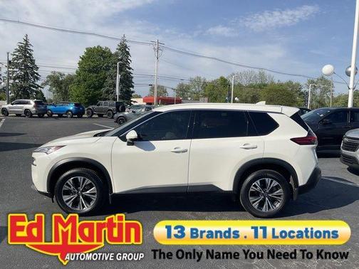 White 2021 Nissan Rogue SV