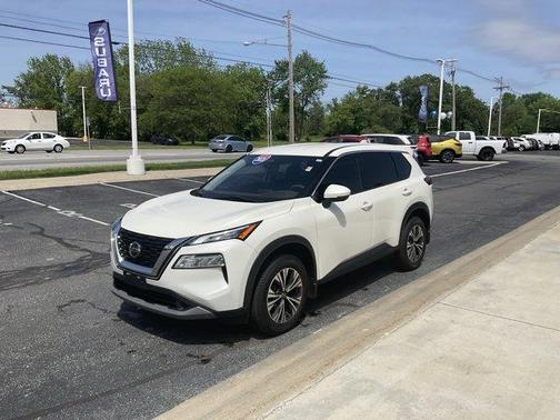 White 2021 Nissan Rogue SV