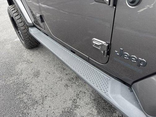 2021 Jeep Wrangler Unlimited Sahara Altitude