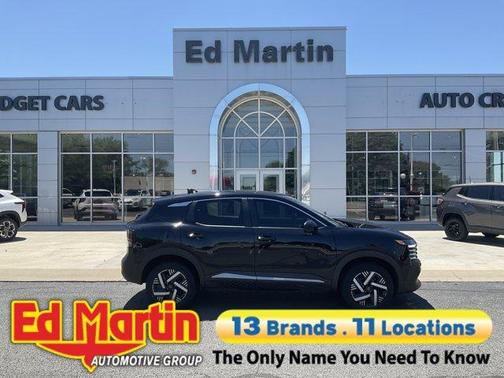 Super Black 2025 Nissan Kicks SV