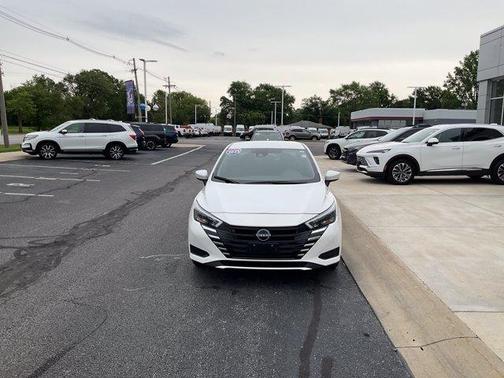 Aspen White 2025 Nissan Versa 1.6 SV