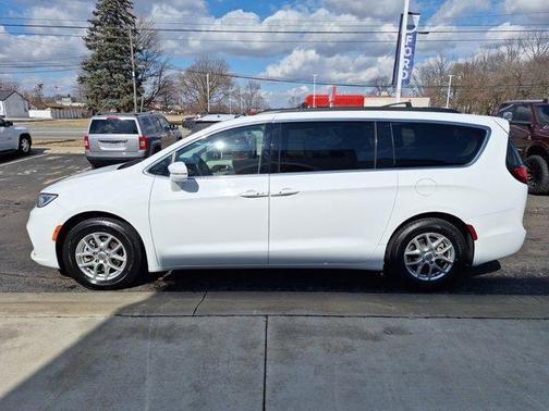 2022 Chrysler Pacifica Touring-L
