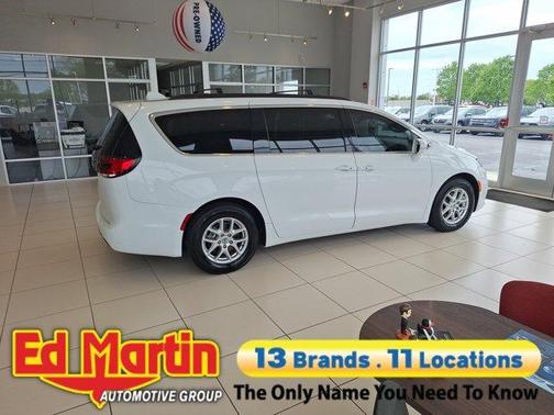2022 Chrysler Pacifica Touring-L
