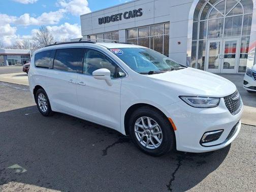 2022 Chrysler Pacifica Touring-L