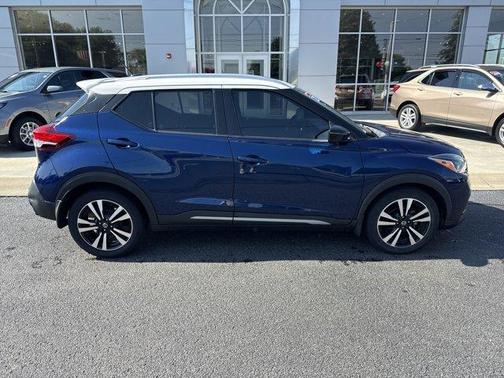2020 Nissan Kicks SR
