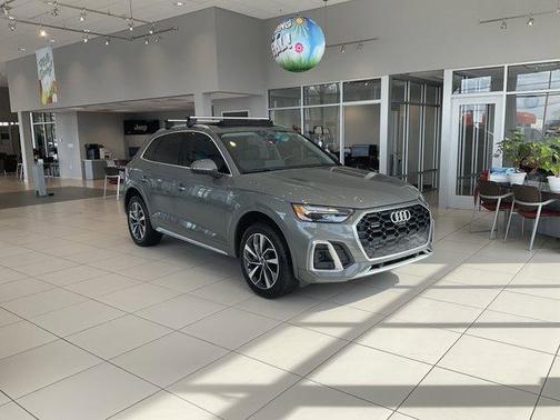 Chronos Gray Metallic 2024 Audi Q5 45 S line quattro Premium