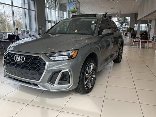 Chronos Gray Metallic 2024 Audi Q5 45 S line quattro Premium