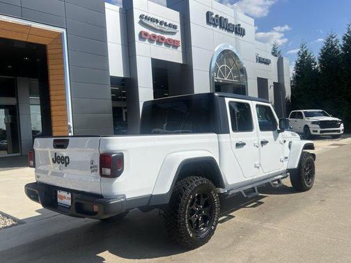 2022 Jeep Gladiator Sport