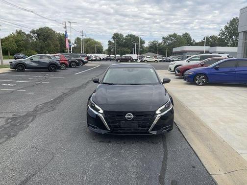 Super Black 2025 Nissan Altima SV