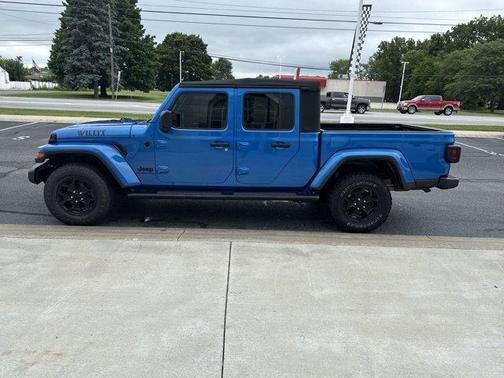 2022 Jeep Gladiator Sport