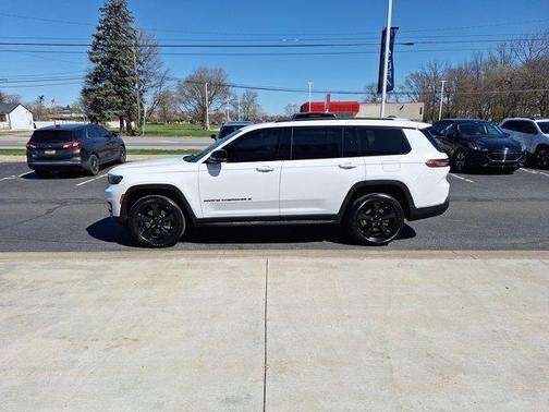 2021 Jeep Grand Cherokee L Laredo