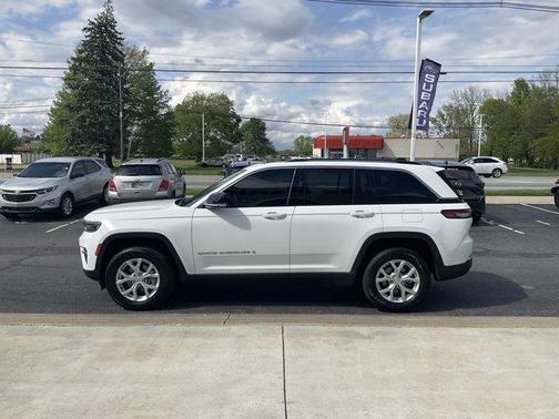 Bright White Clearcoat 2023 Jeep Grand Cherokee Limited