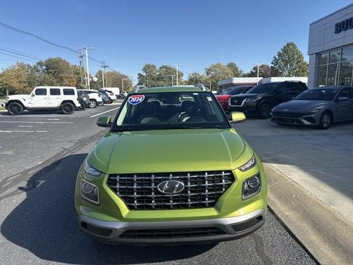 2024 Hyundai VENUE SEL