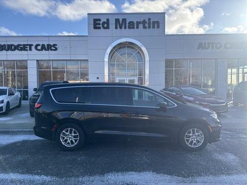 2024 Chrysler Pacifica Touring-L