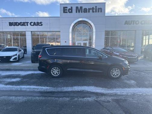 2024 Chrysler Pacifica Touring-L