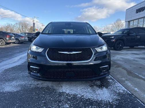 2024 Chrysler Pacifica Touring-L