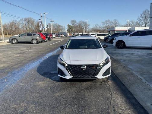 2025 Nissan Altima SR