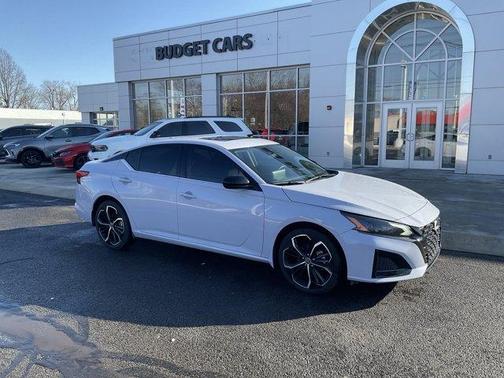 2025 Nissan Altima SR