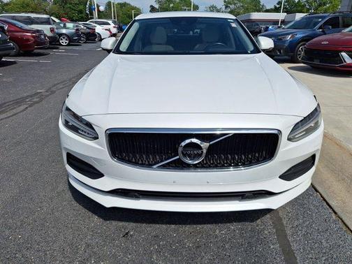 2018 Volvo S90 T5 Momentum