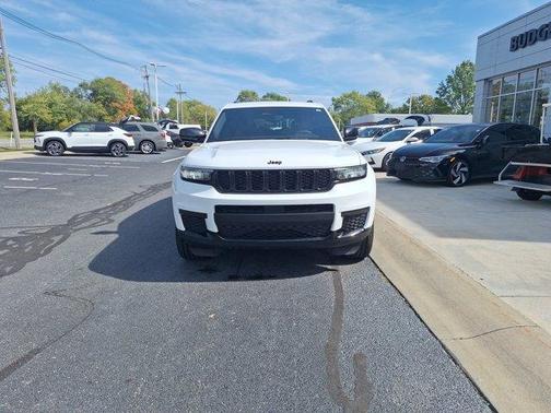 2023 Jeep Grand Cherokee L Laredo
