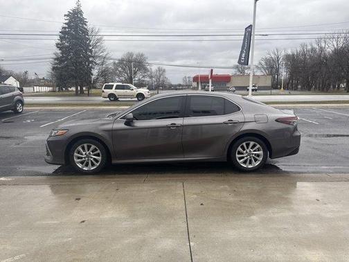 2024 Toyota Camry LE