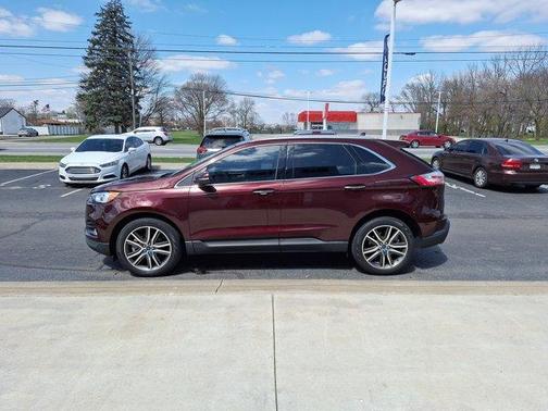 2022 Ford Edge Titanium