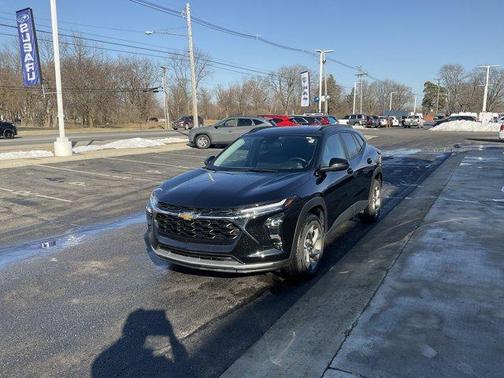 2025 Chevrolet Trax LT
