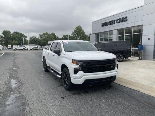 Summit White 2022 Chevrolet Silverado 1500 Custom