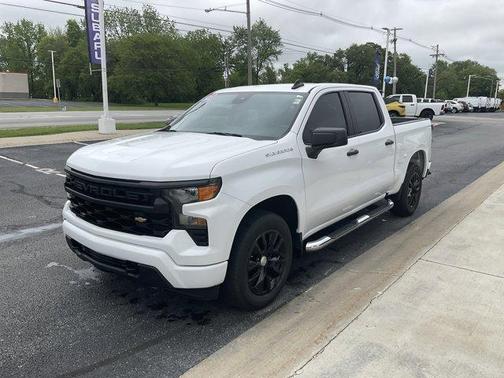 Summit White 2022 Chevrolet Silverado 1500 Custom