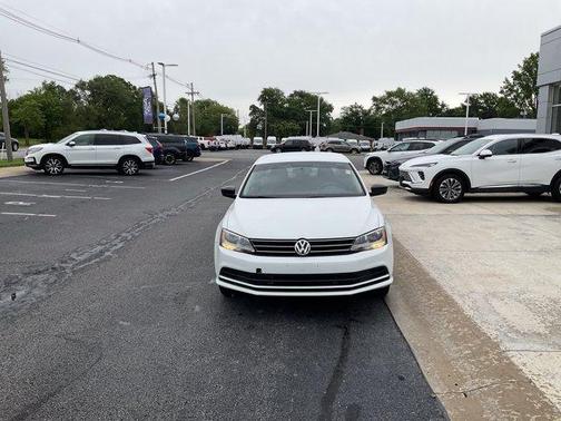 White 2015 Volkswagen Jetta 2.0L S
