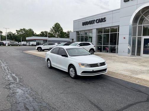 White 2015 Volkswagen Jetta 2.0L S