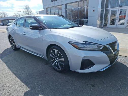 2023 Nissan Maxima SV