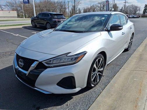 2023 Nissan Maxima SV