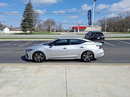 2023 Nissan Maxima SV