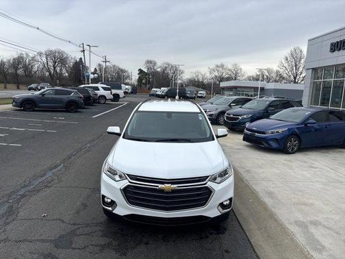 2021 Chevrolet Traverse LT Cloth