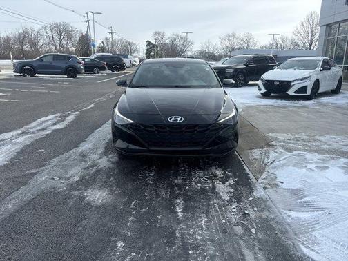 2023 Hyundai ELANTRA SE