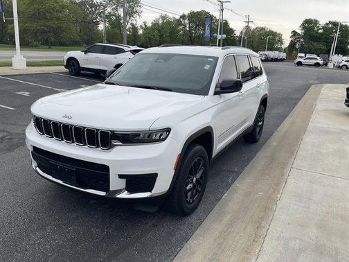 Bright White Clearcoat 2023 Jeep Grand Cherokee L Laredo