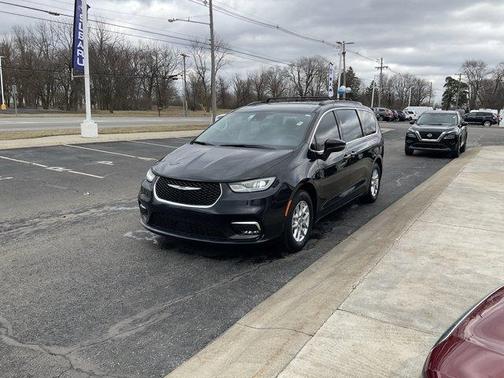 2022 Chrysler Pacifica Touring-L
