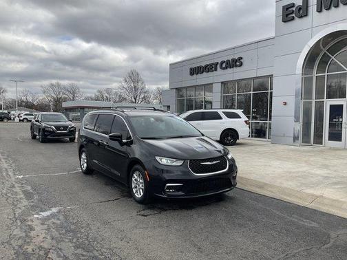 2022 Chrysler Pacifica Touring-L