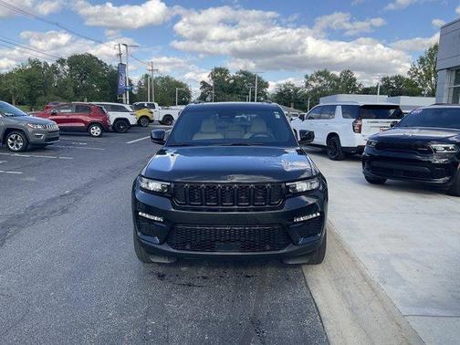 Rocky Mountain Pearlcoat 2024 Jeep Grand Cherokee Limited