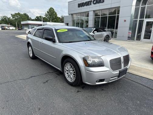 2007 Dodge Magnum Base