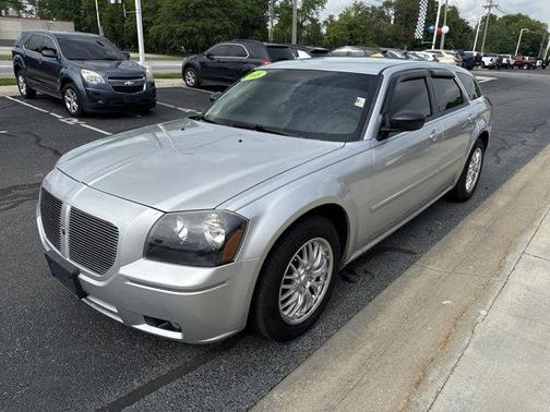 2007 Dodge Magnum Base
