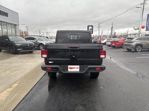 2023 Jeep Gladiator Sport