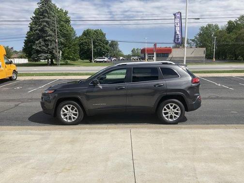Granite Crystal Clearcoat Metallic 2015 Jeep Cherokee Latitude