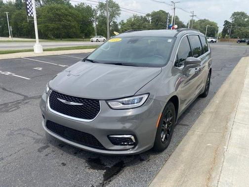 2022 Chrysler Pacifica Touring-L