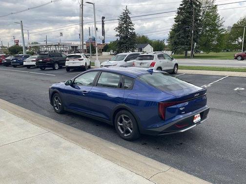 Deep Sea Blue 2025 Kia K4