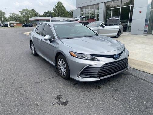 2022 Toyota Camry Hybrid LE