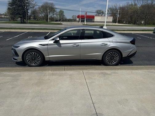 2024 Hyundai SONATA Hybrid SEL