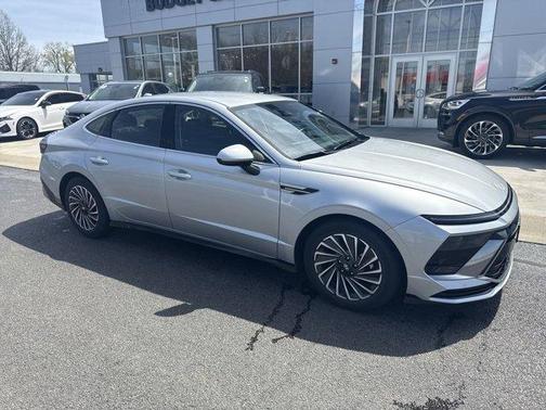 2024 Hyundai SONATA Hybrid SEL
