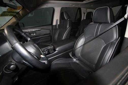 Black 2024 Honda Pilot Elite